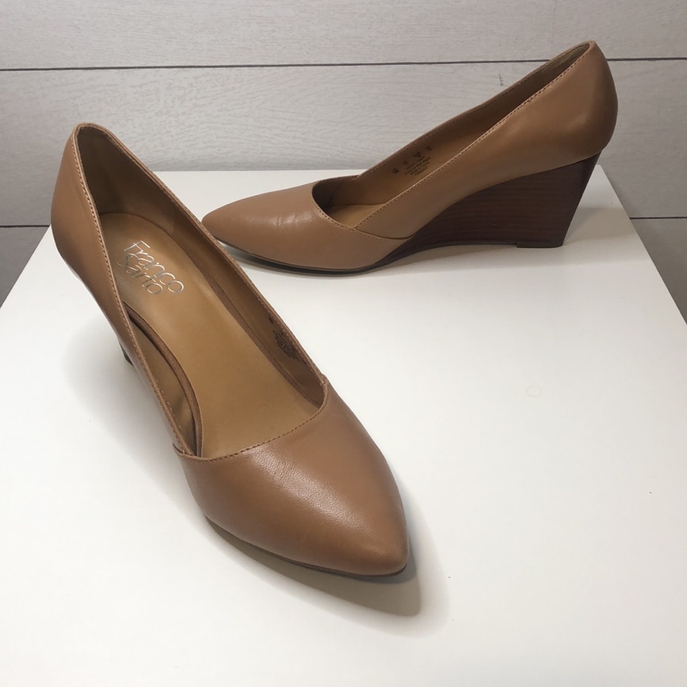 Franco Sarto “Frankie” Wood Wedge, Pointy Toe, Neutral Tan Leather. Womens 9
